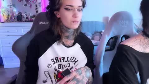   DianaBrite            fansl y online show from 03-28-26, 08:58