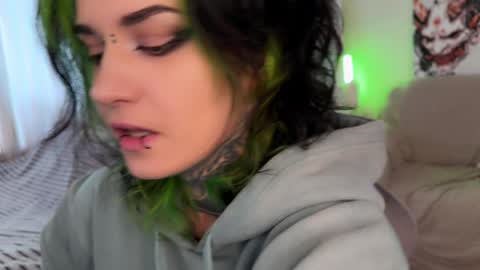   DianaBrite            fansl y online show from 03-31-26, 01:22