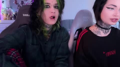   DianaBrite            fansl y online show from 04-03-26, 10:46