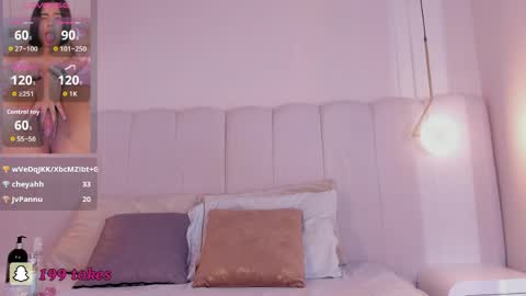 Snapshot of riri_candy chatting on 06-05-26, 06:52 Riri Candy online show from 06-05-26, 06:52