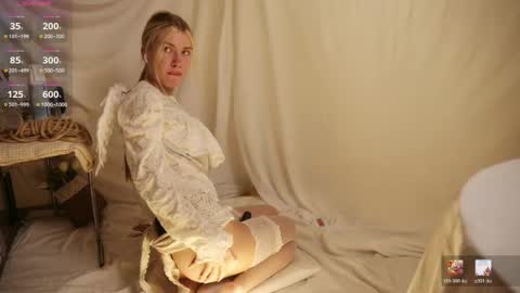 Snapshot of riri_kikki chatting on 05-31-26, 04:14 DARIA online show from 05-31-26, 04:14