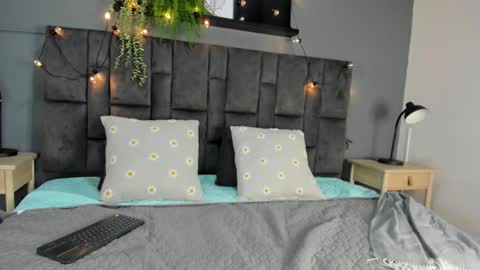 RIRI  online show from 09-25-25, 07:50