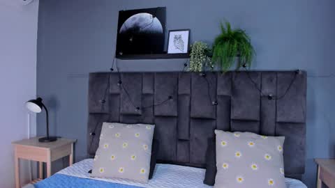 RIRI  online show from 11-17-25, 07:19