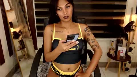 riri online show from 11-21-25, 07:07