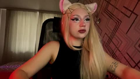 Nicole online show from 04-05-26, 12:24