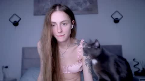 Snapshot of rita_orra chatting on 04-21-26, 02:01 Rita online show from 04-21-26, 02:01