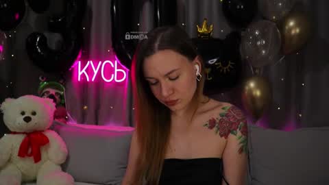 Snapshot of ritakycb chatting on 11-30-25, 12:58 Rita online show from 11-30-25, 12:58