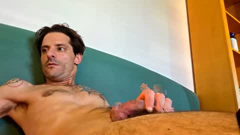 rizzo1980682473 online show from 07-12-26, 03:36