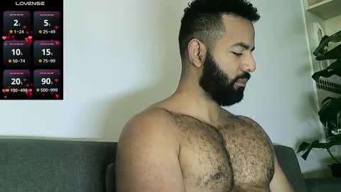 Snapshot of roa32sebas chatting on 12-23-24, 03:01 SebasRoa online show from 12-23-24, 03:01