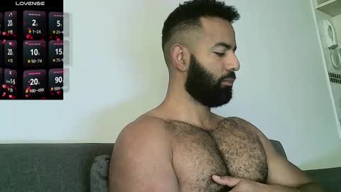 Snapshot of roa32sebas chatting on 02-10-25, 01:55 SebasRoa online show from 02-10-25, 01:55