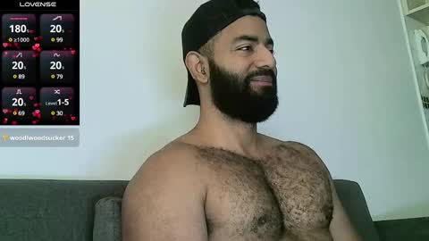 Snapshot of roa32sebas chatting on 02-20-25, 02:57 SebasRoa online show from 02-20-25, 02:57