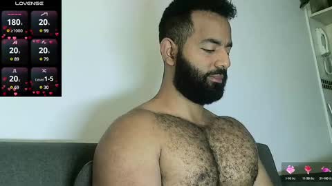 Snapshot of roa32sebas chatting on 02-25-25, 02:00 SebasRoa online show from 02-25-25, 02:00