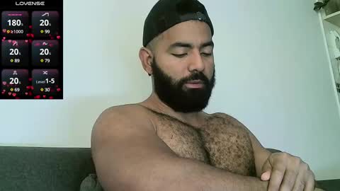 Snapshot of roa32sebas chatting on 03-05-25, 02:45 SebasRoa online show from 03-05-25, 02:45