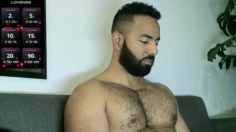 Snapshot of roa32sebas chatting on 10-16-25, 05:03 SebasRoa online show from 10-16-25, 05:03