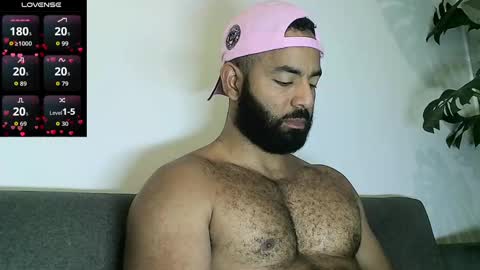 Snapshot of roa32sebas chatting on 11-19-25, 03:56 SebasRoa online show from 11-19-25, 03:56