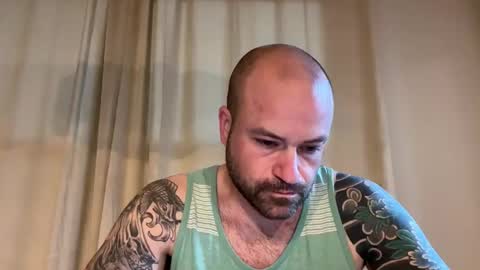 Snapshot of roadking1122 chatting on 05-04-26, 10:22 roadking1122 online show from 05-04-26, 10:22
