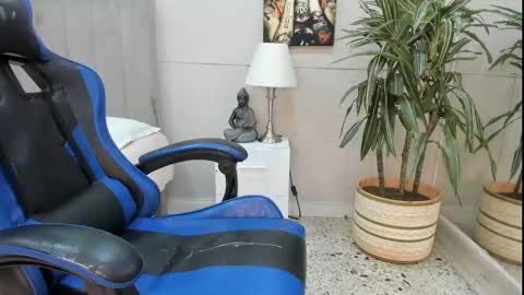 Roan Birkin online show from 05-31-26, 07:26