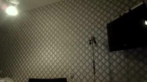 rob18997 online show from 12-19-25, 07:10