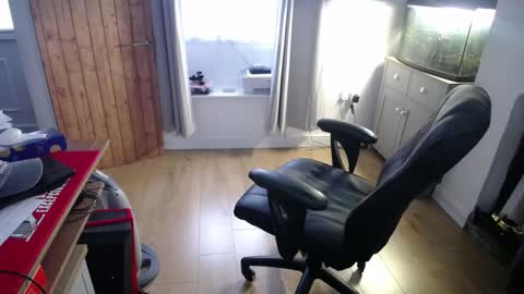 Snapshot of rob28101 chatting on 02-06-26, 08:51 rob online show from 02-06-26, 08:51