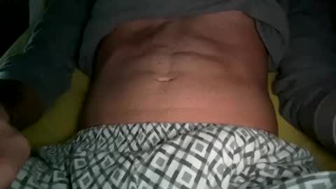 Snapshot of robbertoss chatting on 02-05-25, 11:39 All4you online show from 02-05-25, 11:39