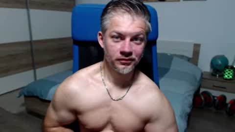 Snapshot of robbyshawz chatting on 06-16-26, 04:26 robbyshawz online show from 06-16-26, 04:26