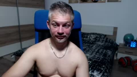 Snapshot of robbyshawz chatting on 06-21-26, 05:54 robbyshawz online show from 06-21-26, 05:54
