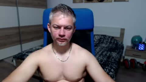 Snapshot of robbyshawz chatting on 06-23-26, 04:10 robbyshawz online show from 06-23-26, 04:10