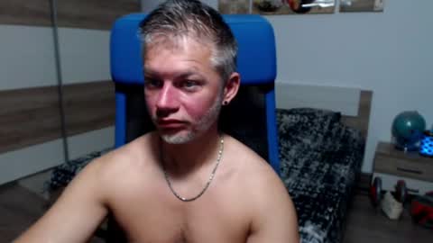 Snapshot of robbyshawz chatting on 07-09-26, 04:49 robbyshawz online show from 07-09-26, 04:49