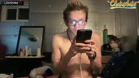 Snapshot of robertcicijr21 chatting on 12-09-24, 03:50 Robert Cici Jr. online show from 12-09-24, 03:50