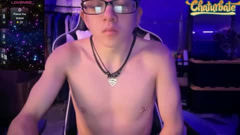 Snapshot of robertcicijr21 chatting on 10-30-25, 03:57 Robert Cici Jr. online show from 10-30-25, 03:57