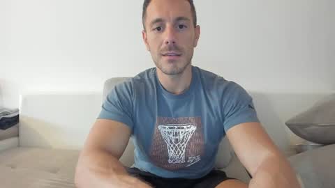 Snapshot of roberto4ever chatting on 06-13-26, 03:10 roberto4ever online show from 06-13-26, 03:10