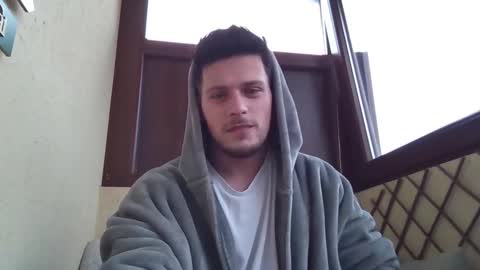 Roberto online show from 10-27-25, 06:39