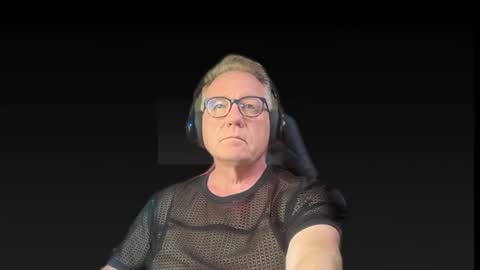 Snapshot of roberttherabbit chatting on 09-21-25, 09:22 RobertTheRabbit online show from 09-21-25, 09:22