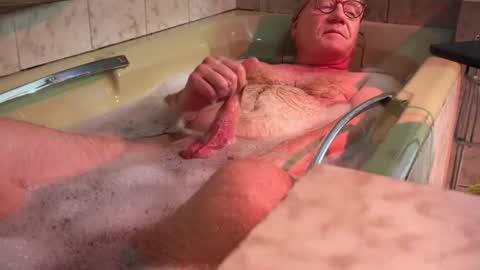 Snapshot of roberttherabbit chatting on 07-31-26, 06:18 RobertTheRabbit online show from 07-31-26, 06:18