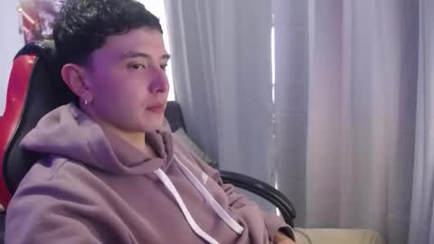 Snapshot of robiineshot chatting on 12-03-25, 11:52 robiineshot online show from 12-03-25, 11:52