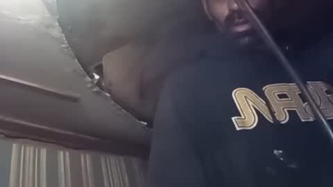 Snapshot of robincom23 chatting on 10-06-25, 03:37 R online show from 10-06-25, 03:37