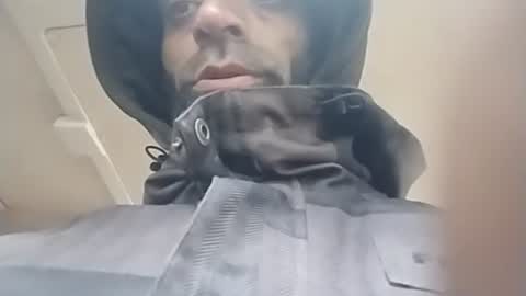 R online show from 03-06-26, 05:20