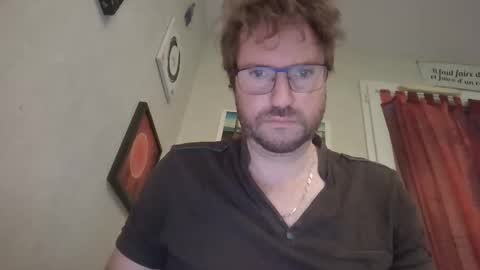 Snapshot of robinouhot chatting on 02-14-25, 07:38 robinouhot online show from 02-14-25, 07:38