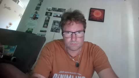 Snapshot of robinouhot chatting on 07-06-26, 09:39 robinouhot online show from 07-06-26, 09:39