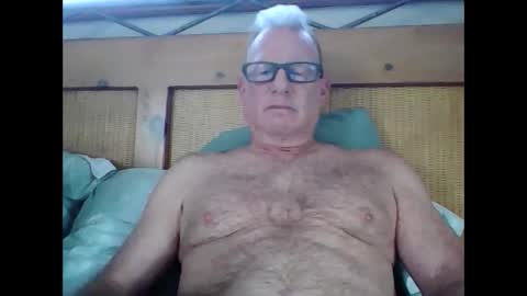 robo0000 online show from 10-06-25, 02:47