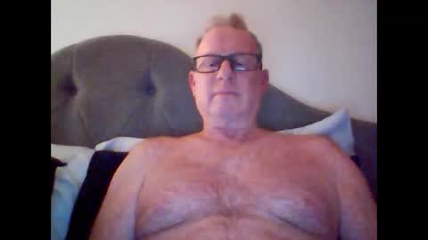robo0000 online show from 11-06-25, 07:31