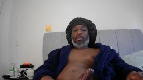 Snapshot of robo_cox chatting on 09-24-25, 03:59 BBC America online show from 09-24-25, 03:59