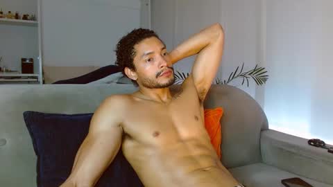 Snapshot of roby_millerr chatting on 03-04-25, 06:18 roby_millerr online show from 03-04-25, 06:18