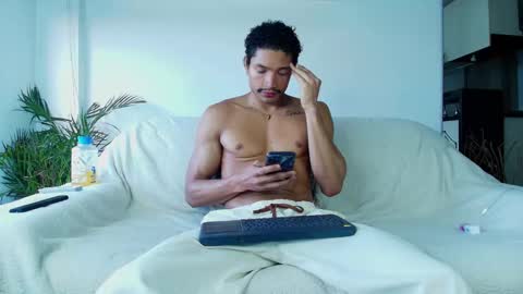 Snapshot of roby_millerr chatting on 11-01-25, 10:12 roby_millerr online show from 11-01-25, 10:12