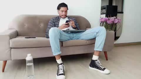 Snapshot of roby_millerr chatting on 11-18-25, 07:29 roby_millerr online show from 11-18-25, 07:29