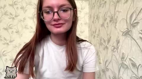 Snapshot of robynsentinella chatting on 01-11-26, 11:43 robynsentinella online show from 01-11-26, 11:43