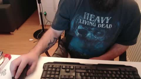 Snapshot of robzombi chatting on 01-26-25, 04:41 Rockbart online show from 01-26-25, 04:41