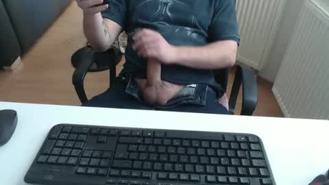 Snapshot of robzombi chatting on 04-23-26, 05:04 Rockbart online show from 04-23-26, 05:04