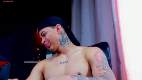 Snapshot of rocco_santos chatting on 05-19-26, 06:25 rocco_santos online show from 05-19-26, 06:25