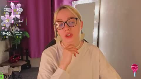 Snapshot of rockett_bunny chatting on 06-20-26, 01:09 Rockett online show from 06-20-26, 01:09